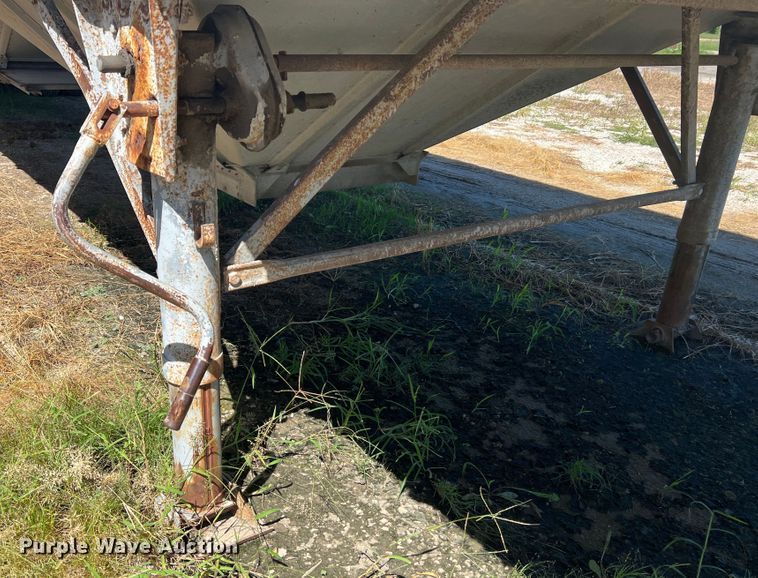 image for item MR9842 1988 Merritt  grain trailer