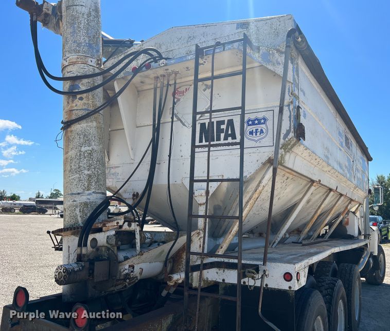 image for item MR9843 1986 Ford F9000  fertilizer delivery truck