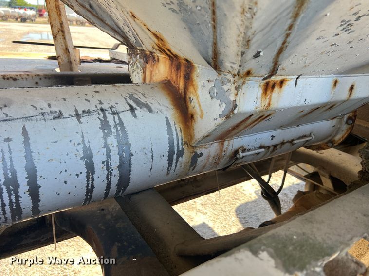 image for item MR9843 1986 Ford F9000  fertilizer delivery truck