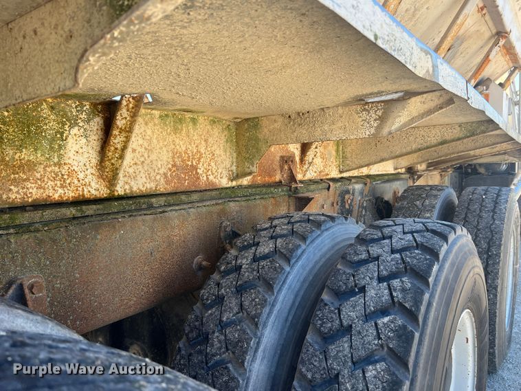 image for item MR9843 1986 Ford F9000  fertilizer delivery truck