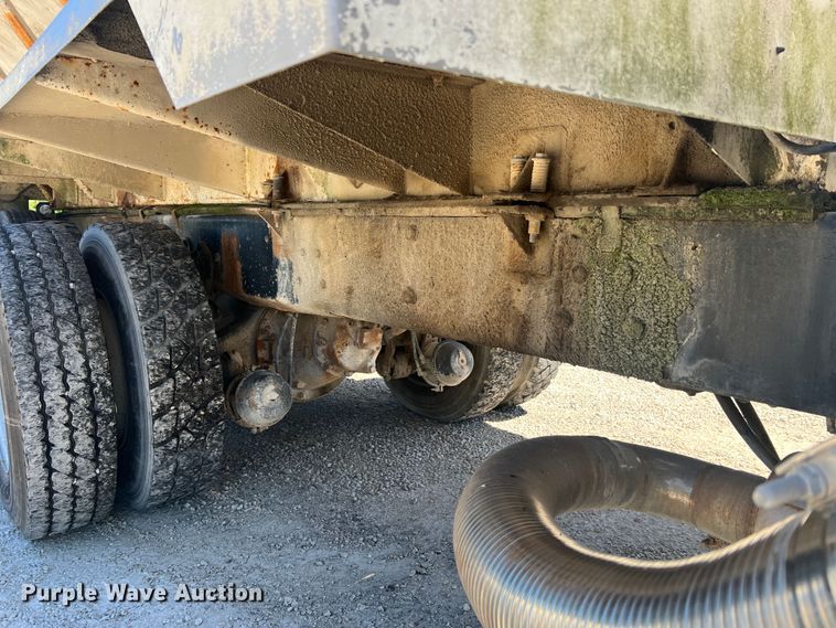 image for item MR9843 1986 Ford F9000  fertilizer delivery truck