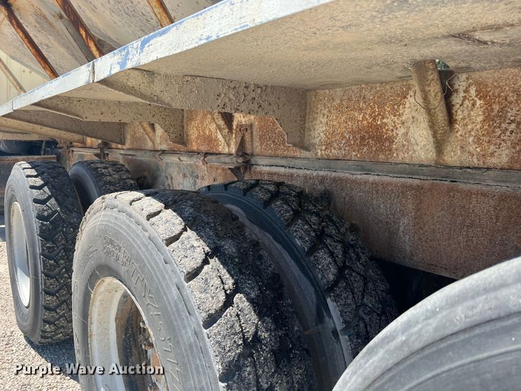 image for item MR9843 1986 Ford F9000  fertilizer delivery truck