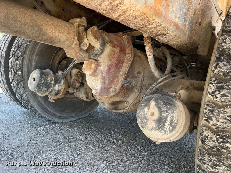 image for item MR9843 1986 Ford F9000  fertilizer delivery truck