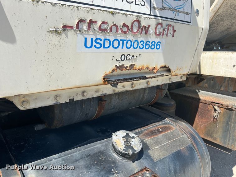 image for item MR9843 1986 Ford F9000  fertilizer delivery truck