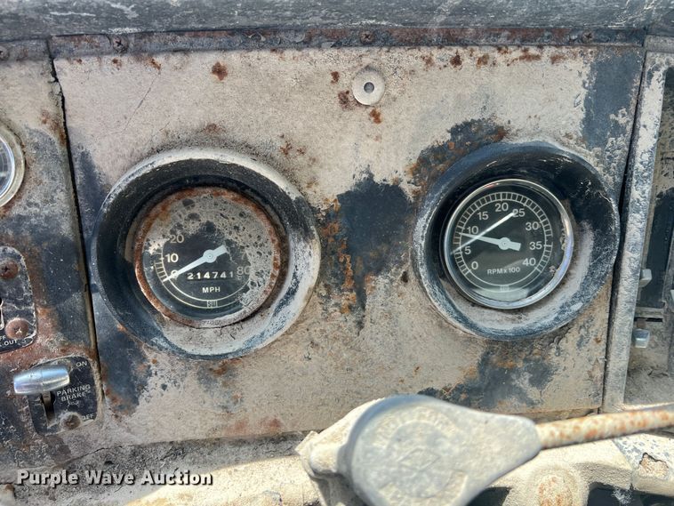 image for item MR9843 1986 Ford F9000  fertilizer delivery truck