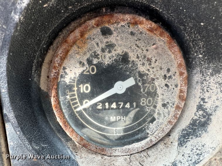 image for item MR9843 1986 Ford F9000  fertilizer delivery truck