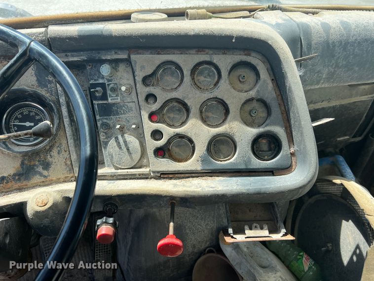 image for item MR9843 1986 Ford F9000  fertilizer delivery truck