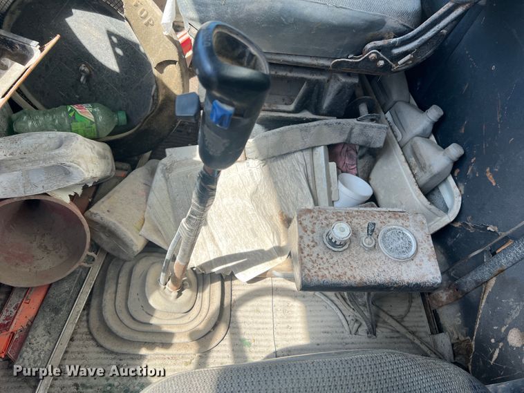 image for item MR9843 1986 Ford F9000  fertilizer delivery truck