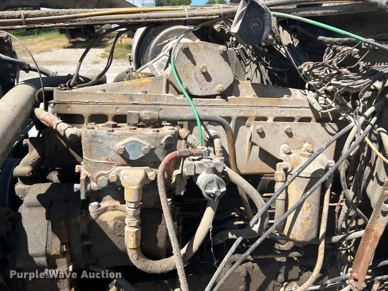 image for item MR9843 1986 Ford F9000  fertilizer delivery truck