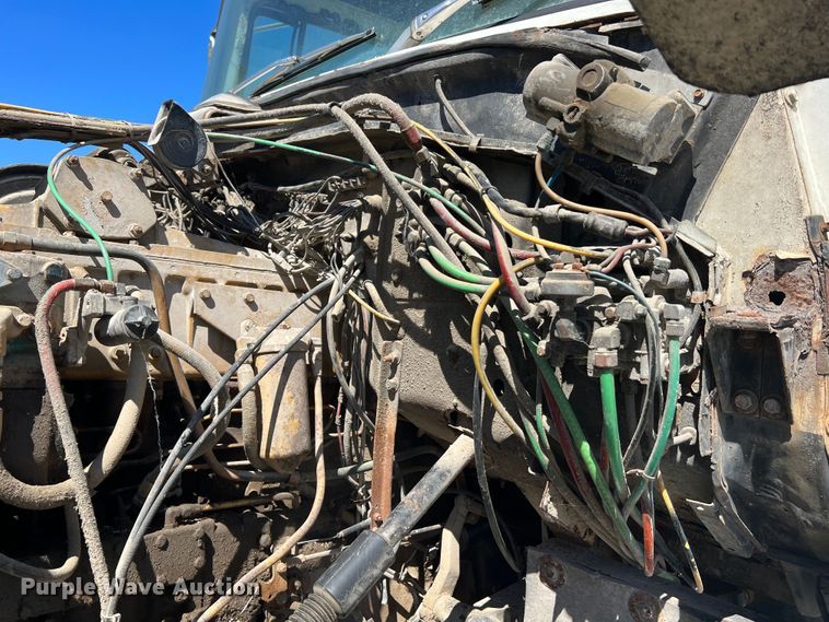 image for item MR9843 1986 Ford F9000  fertilizer delivery truck