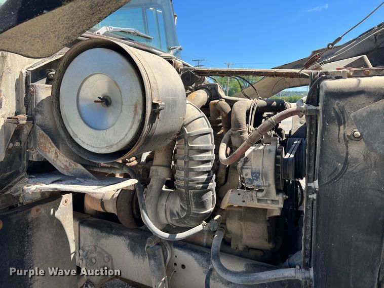 image for item MR9843 1986 Ford F9000  fertilizer delivery truck