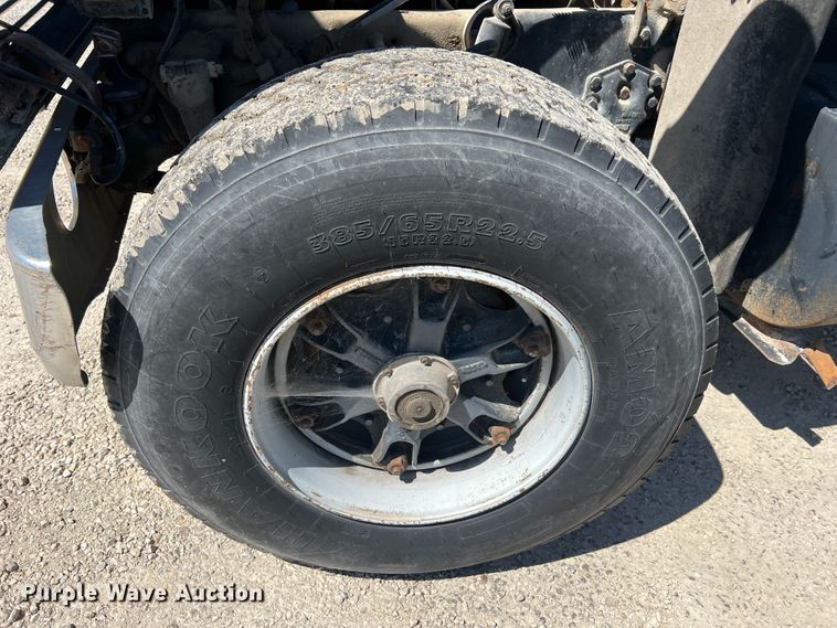 image for item MR9843 1986 Ford F9000  fertilizer delivery truck