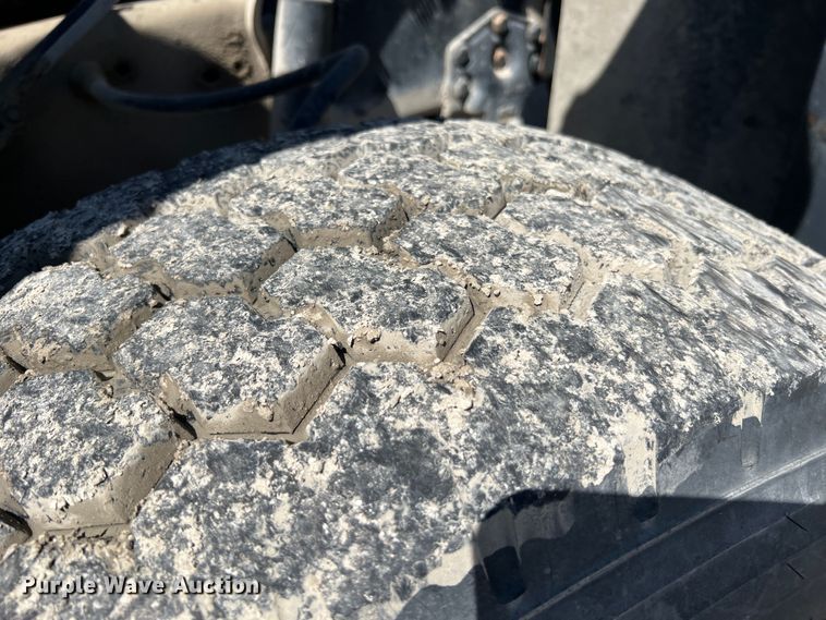 image for item MR9843 1986 Ford F9000  fertilizer delivery truck