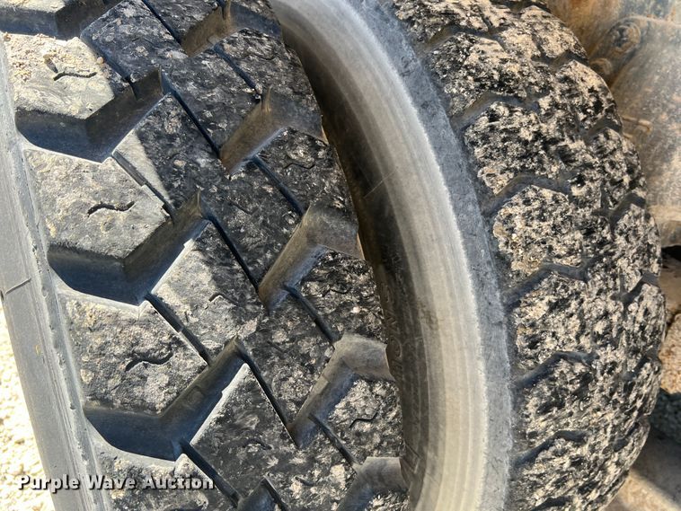 image for item MR9843 1986 Ford F9000  fertilizer delivery truck