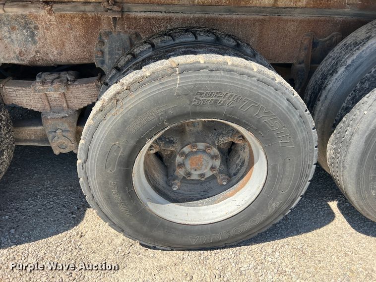 image for item MR9843 1986 Ford F9000  fertilizer delivery truck