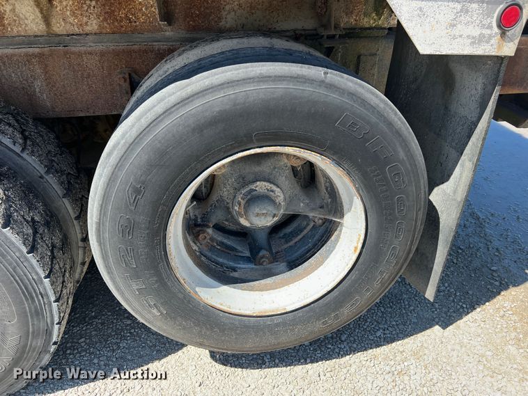 image for item MR9843 1986 Ford F9000  fertilizer delivery truck