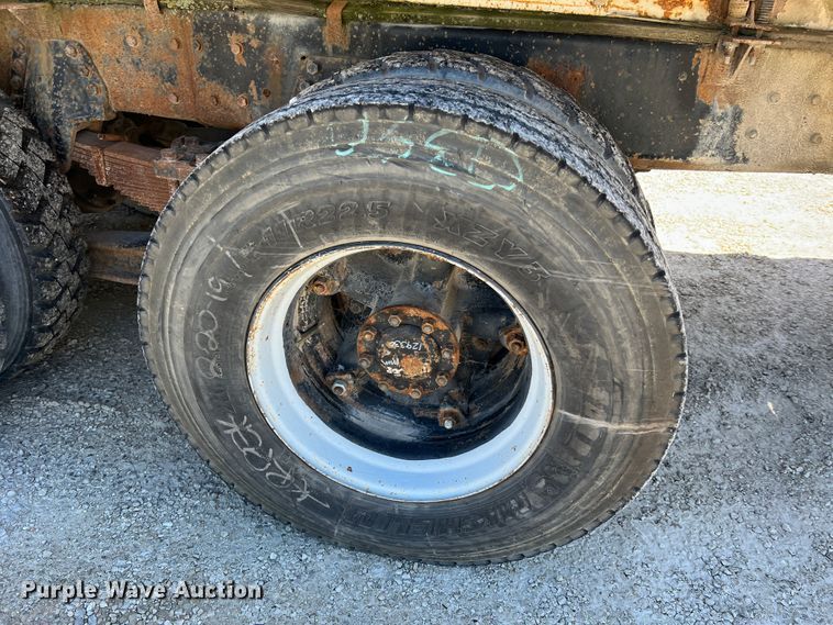 image for item MR9843 1986 Ford F9000  fertilizer delivery truck