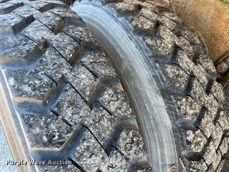 image for item MR9843 1986 Ford F9000  fertilizer delivery truck