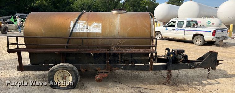 image for item MR9852 Nurse tank trailer