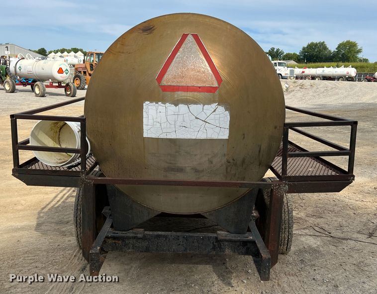 image for item MR9852 Nurse tank trailer