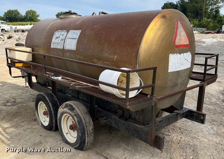 image for item MR9852 Nurse tank trailer