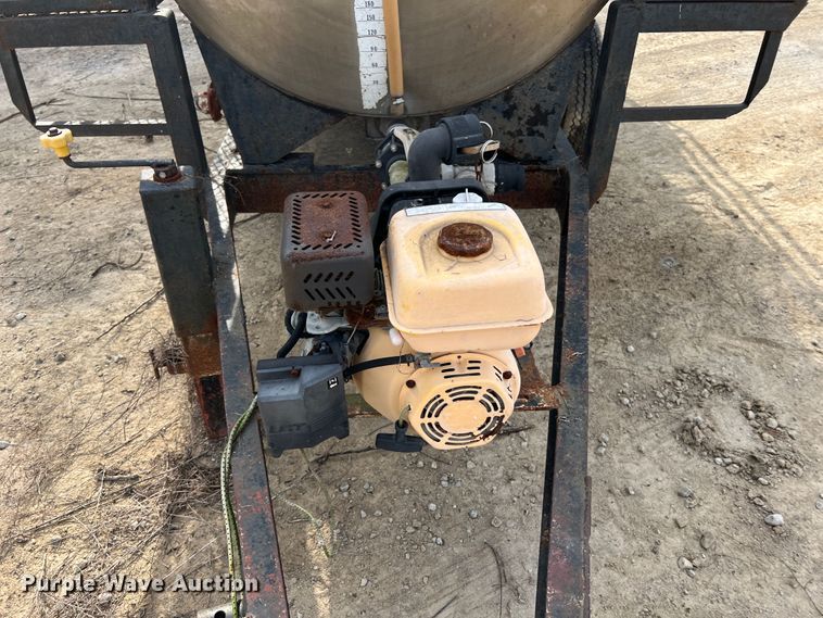 image for item MR9852 Nurse tank trailer