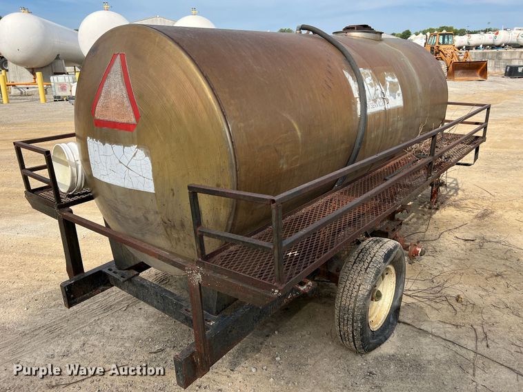 image for item MR9852 Nurse tank trailer