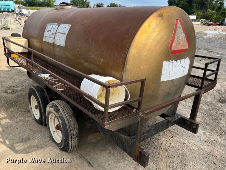image for item MR9852 Nurse tank trailer