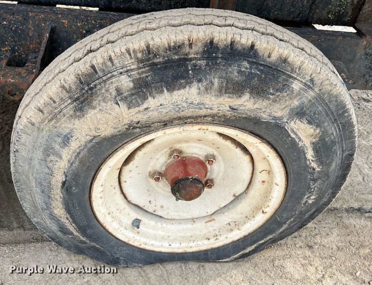 image for item MR9852 Nurse tank trailer