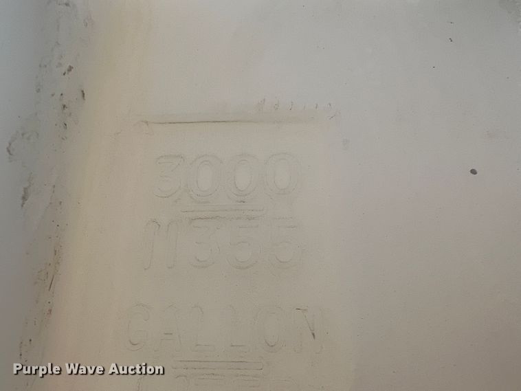 image for item MR9852 Nurse tank trailer