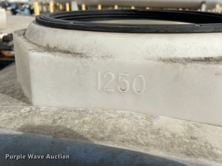 image for item MR9852 Nurse tank trailer