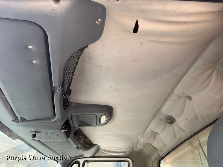 image for item MR9920 2005 International 4300  applicator truck