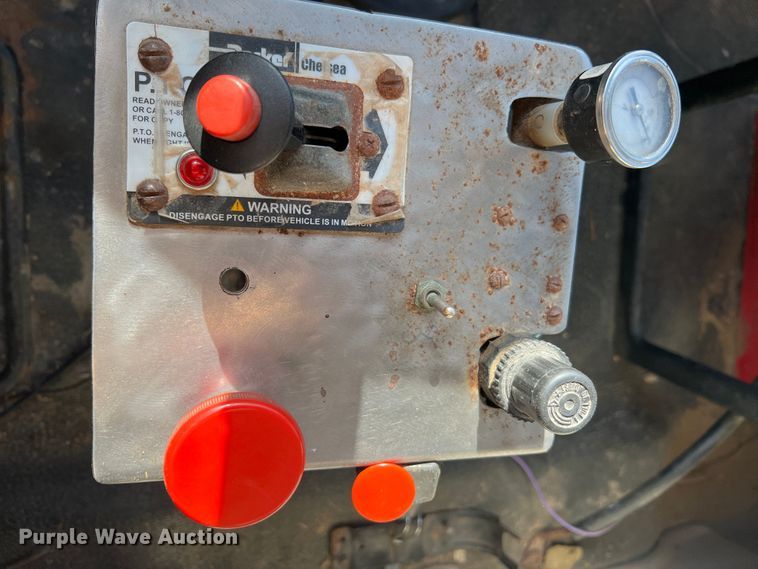 image for item MR9920 2005 International 4300  applicator truck