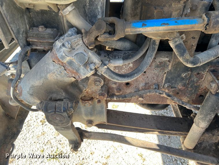 image for item MR9920 2005 International 4300  applicator truck