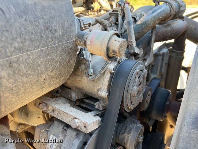 image for item MR9920 2005 International 4300  applicator truck