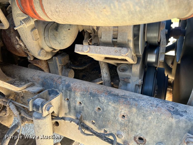 image for item MR9920 2005 International 4300  applicator truck