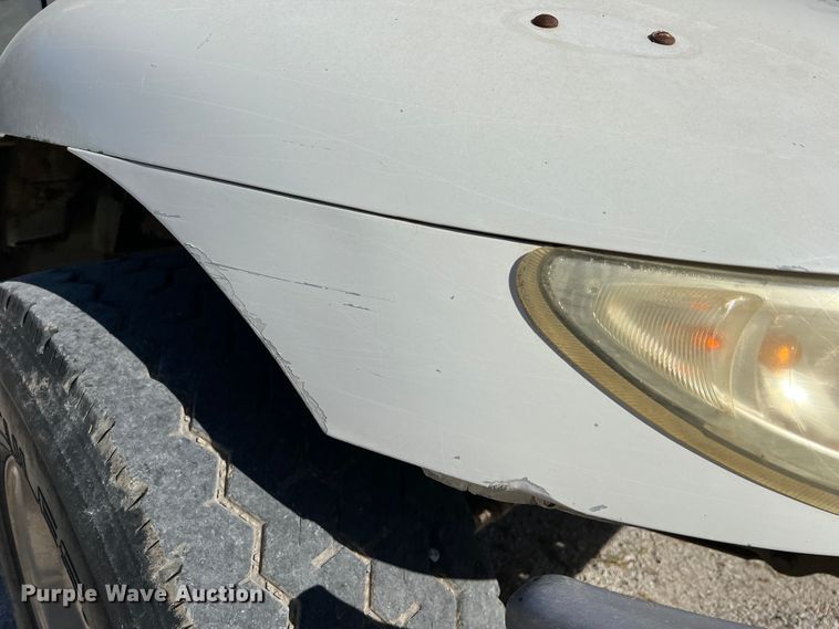 image for item MR9920 2005 International 4300  applicator truck