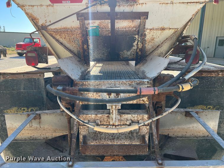 image for item MR9920 2005 International 4300  applicator truck