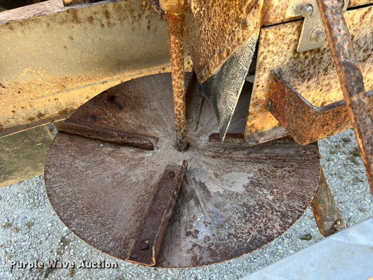 image for item MR9920 2005 International 4300  applicator truck