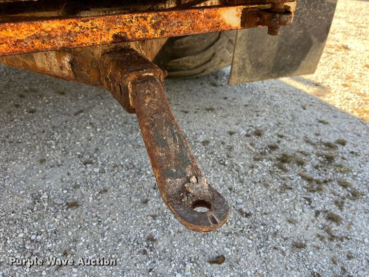 image for item MR9920 2005 International 4300  applicator truck