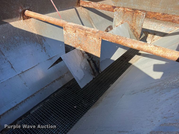 image for item MR9920 2005 International 4300  applicator truck