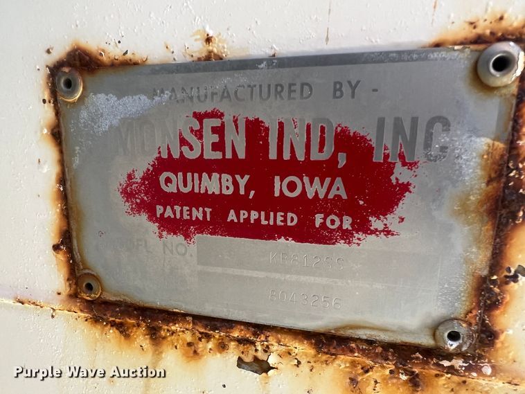 image for item MR9920 2005 International 4300  applicator truck