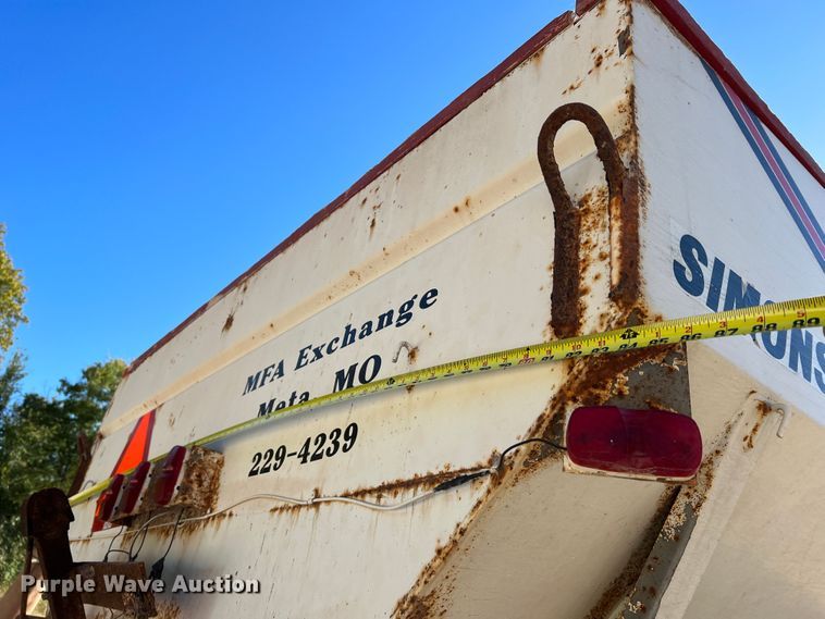 image for item MR9920 2005 International 4300  applicator truck