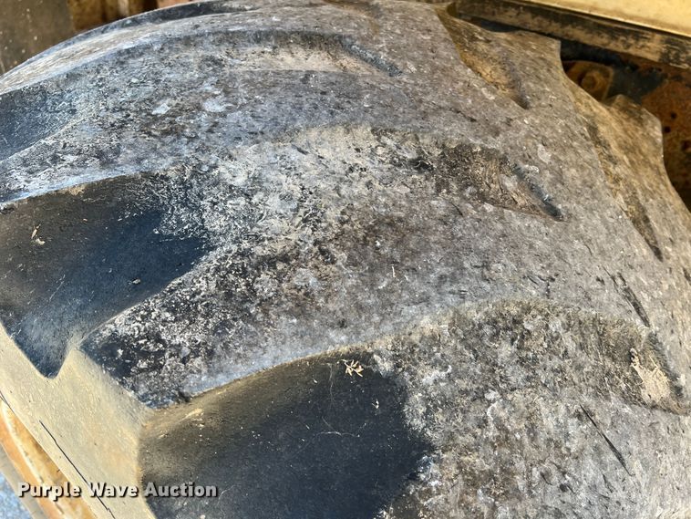 image for item MR9920 2005 International 4300  applicator truck