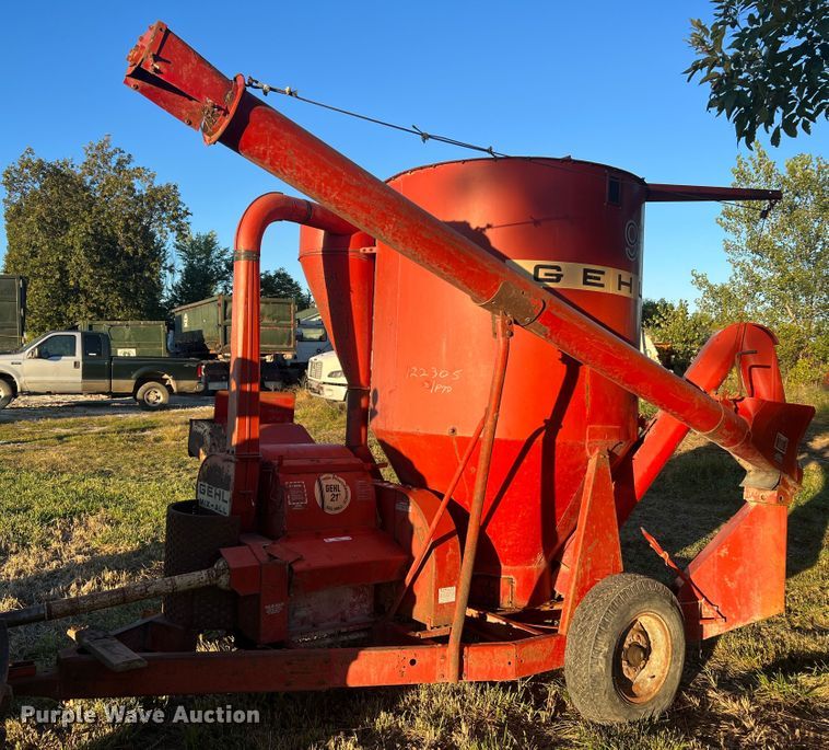 image for item MR9922 Gehl Mix-All 95  feed grinder/mixer