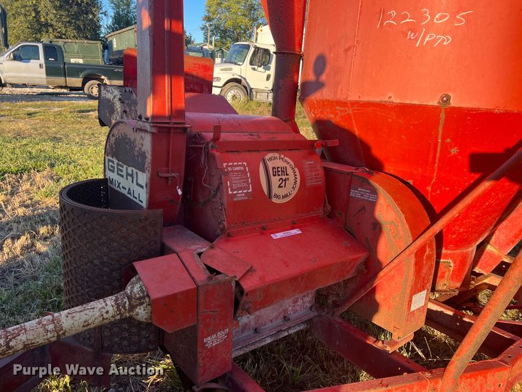 image for item MR9922 Gehl Mix-All 95  feed grinder/mixer