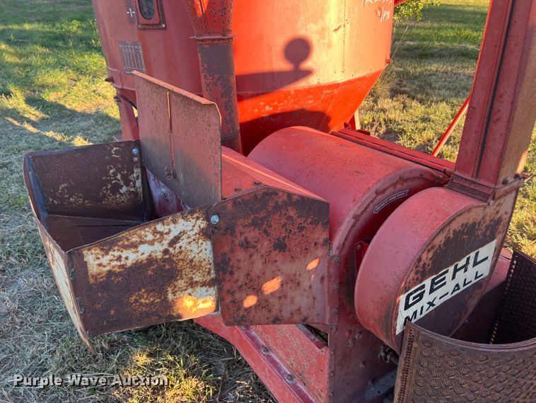 image for item MR9922 Gehl Mix-All 95  feed grinder/mixer