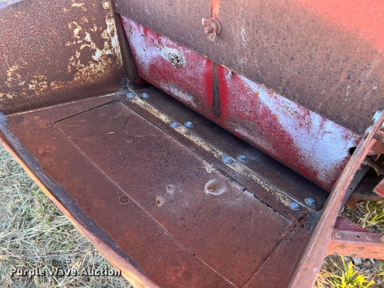 image for item MR9922 Gehl Mix-All 95  feed grinder/mixer