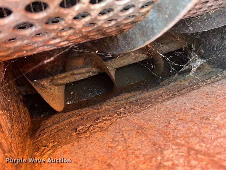 image for item MR9922 Gehl Mix-All 95  feed grinder/mixer