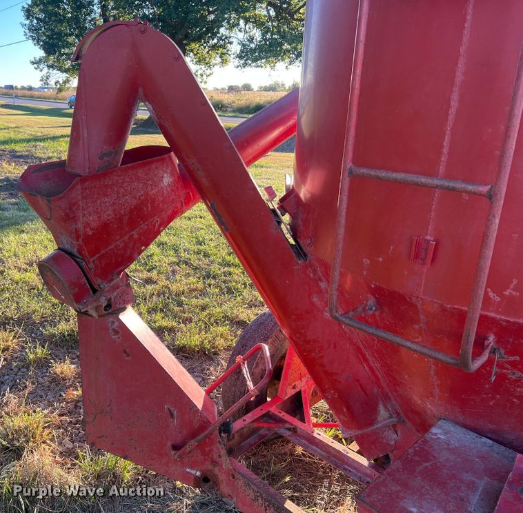 image for item MR9922 Gehl Mix-All 95  feed grinder/mixer